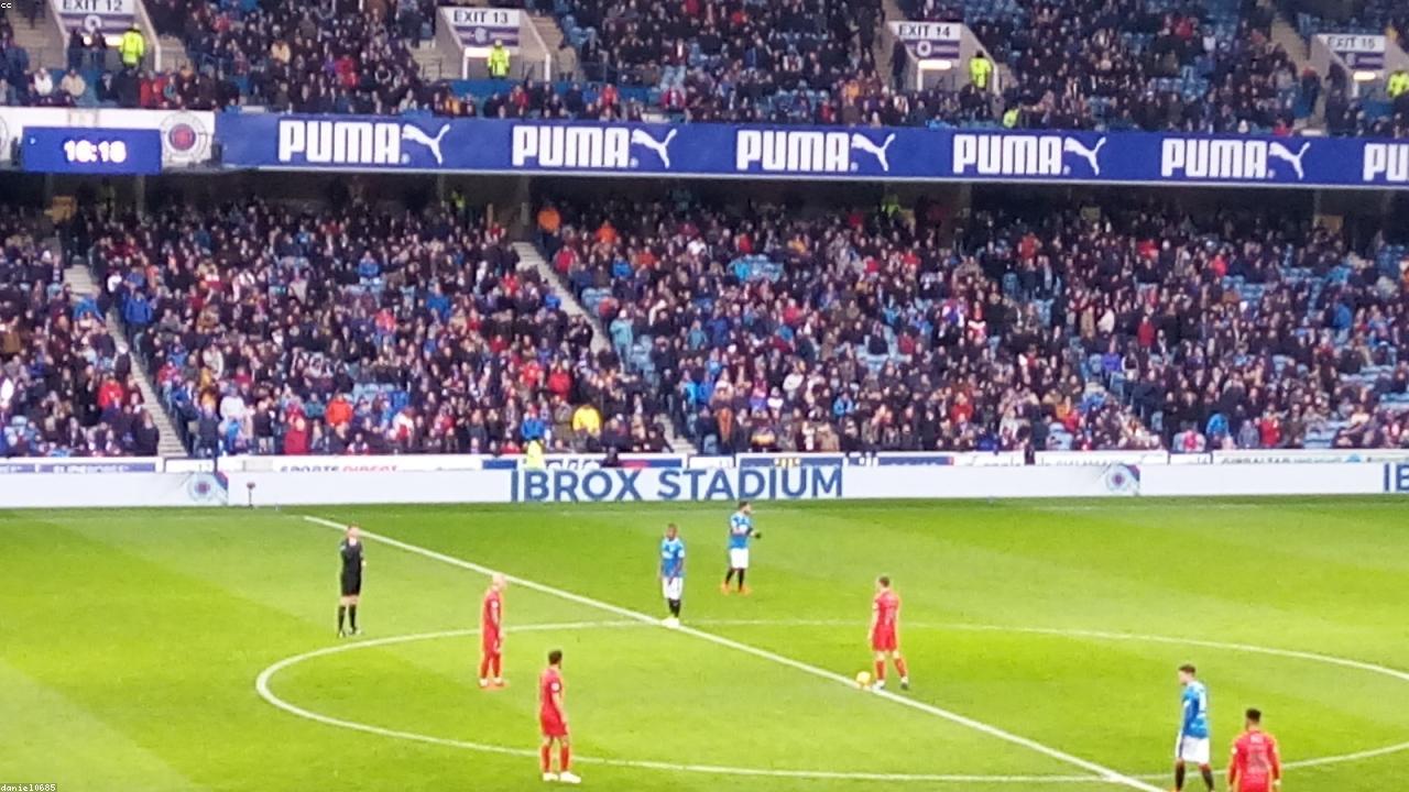 A breakout film season is giving independent producers leverage in distribution talks